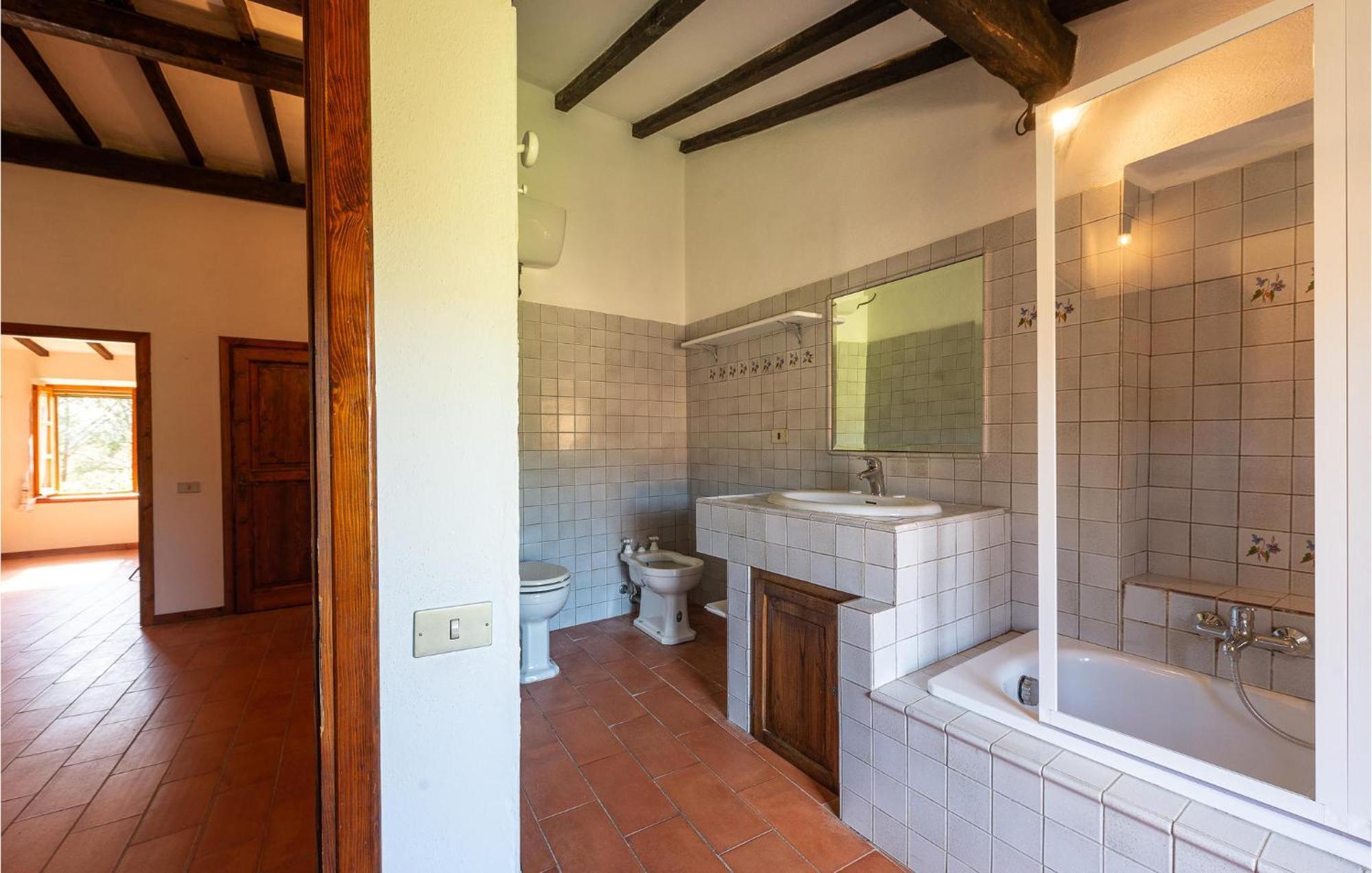 Cozy Home In Massa Marittima Gr With Kitchen Exteriör bild
