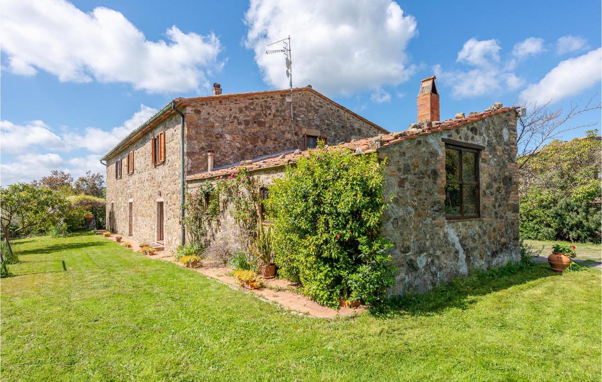 Cozy Home In Massa Marittima Gr With Kitchen Exteriör bild
