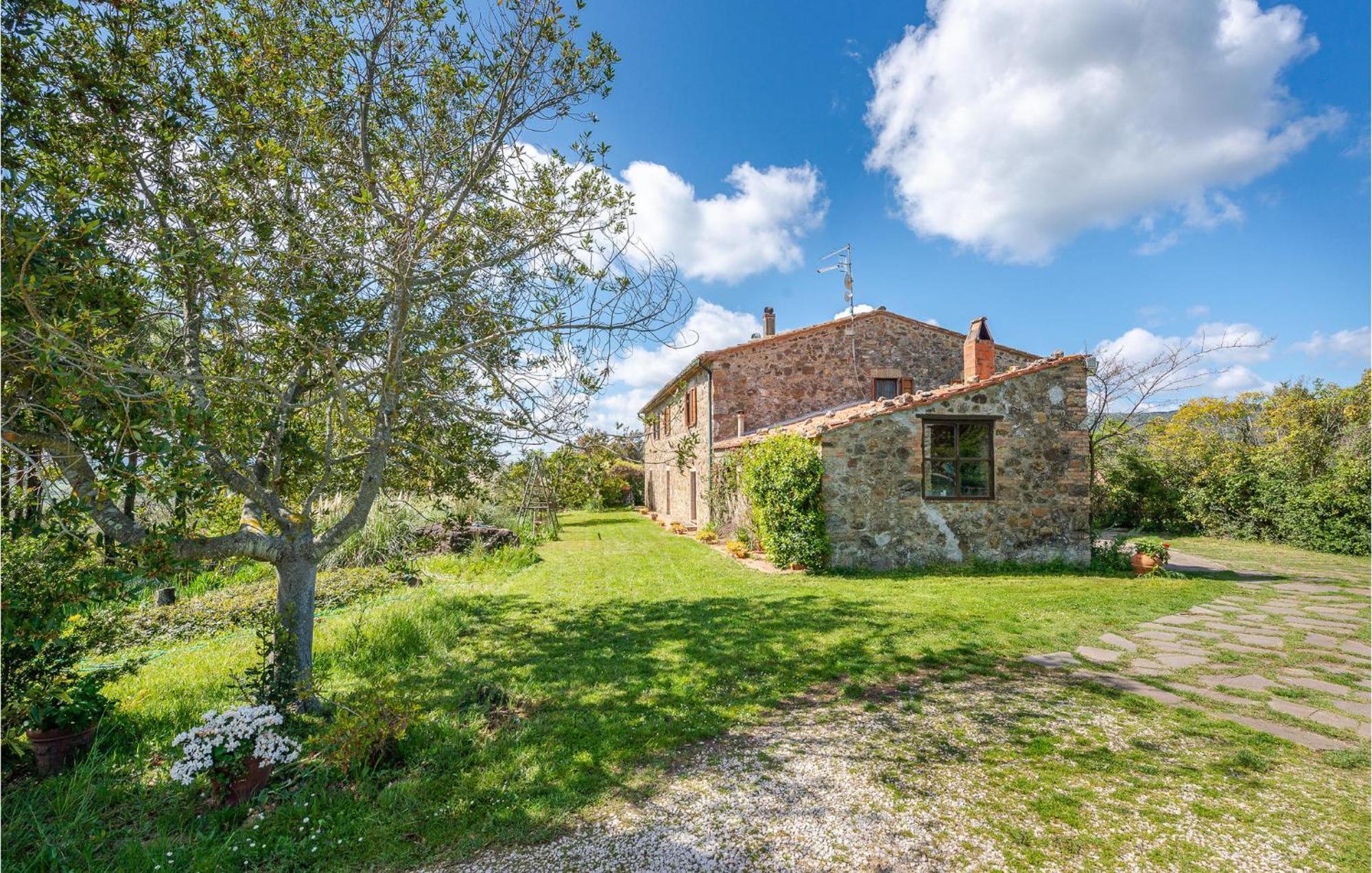 Cozy Home In Massa Marittima Gr With Kitchen Exteriör bild